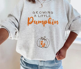 Women's Growing A Little Pumpkin Sweatshirt – Fall Maternity Shirt, Thanksgiving Pregnancy Announcement Gift LN