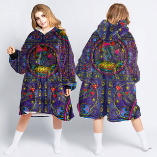 420 Gift Hippie Gift Skulls And Mushrooms Wearable Blanket Snug Hoodie