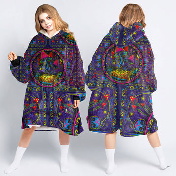 420 Gift Hippie Gift Skulls And Mushrooms Wearable Blanket Snug Hoodie