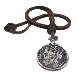 Splendid Skull Pendant Leather Necklace